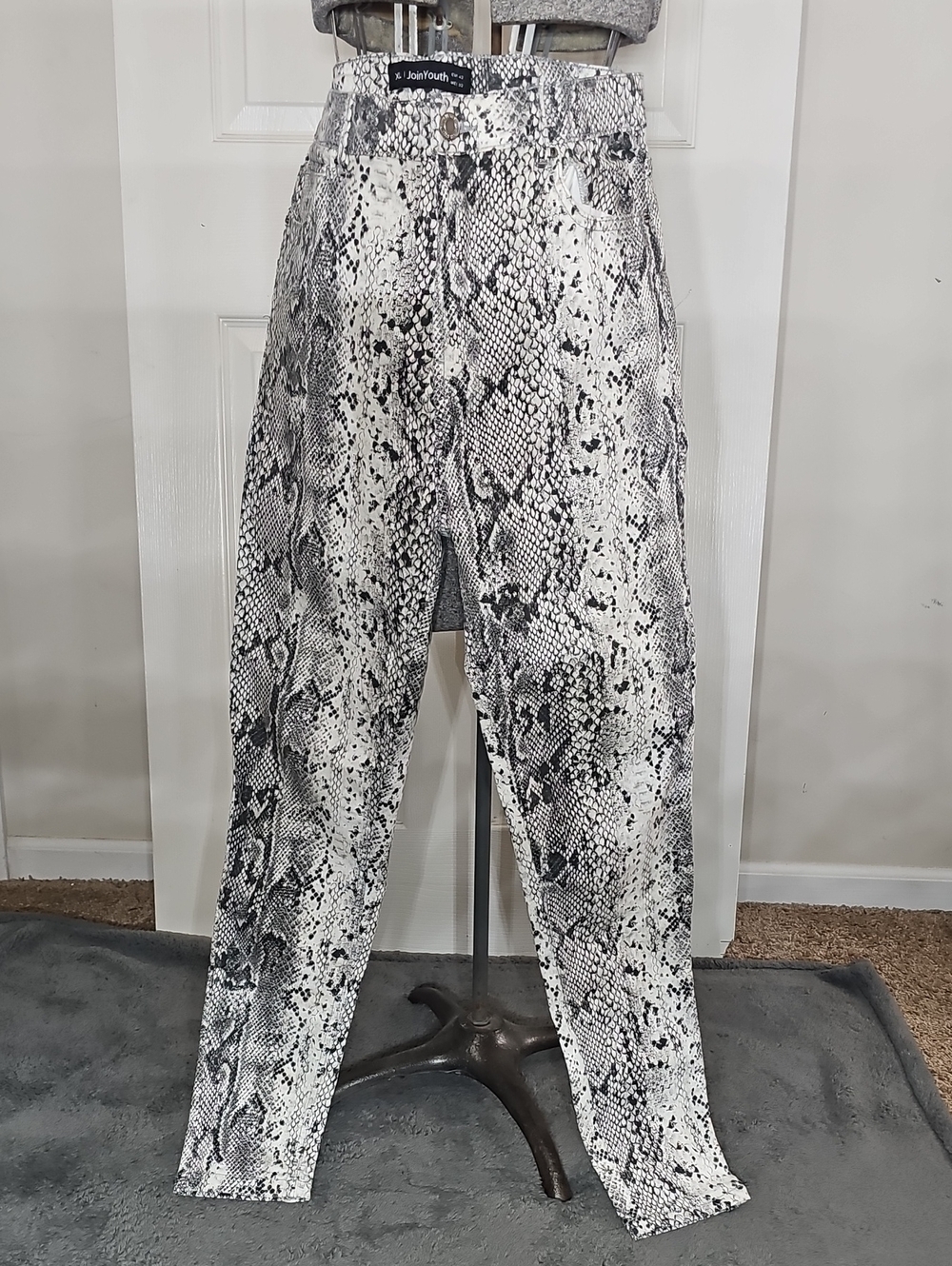 Join Youth Snakeskin Print 5 Pocket Tapered Leg Skinny Jeans Size XL EUR 42